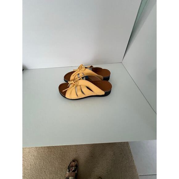 New Women Cute Yellow Front Bow Slide on slipper Size 41 (US 10) - Picture 4 of 9